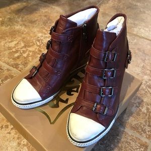 NWB ASH AS Genial Lather Snickers Bordeaux 39